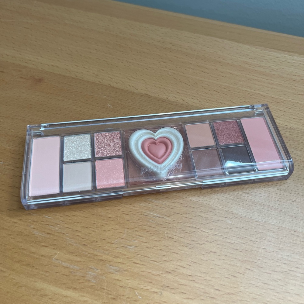 ❤️‍🔥NEW❤️‍🔥 Peripera Korean Makeup Palette “All Take Mood”
